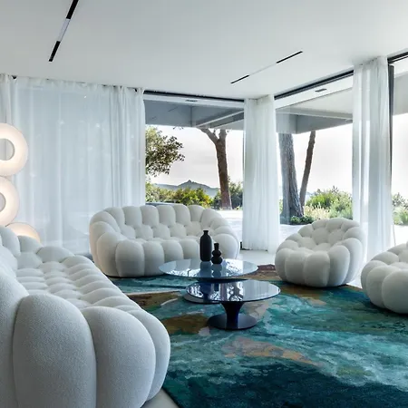 Extreme Luxury In With Private Pool, And Gym *