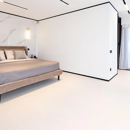 Extreme Luxury In With Private Pool, And Gym Villa *