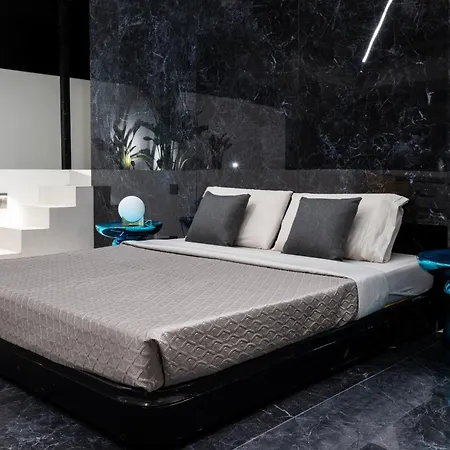 Extreme Luxury In With Private Pool, And Gym *